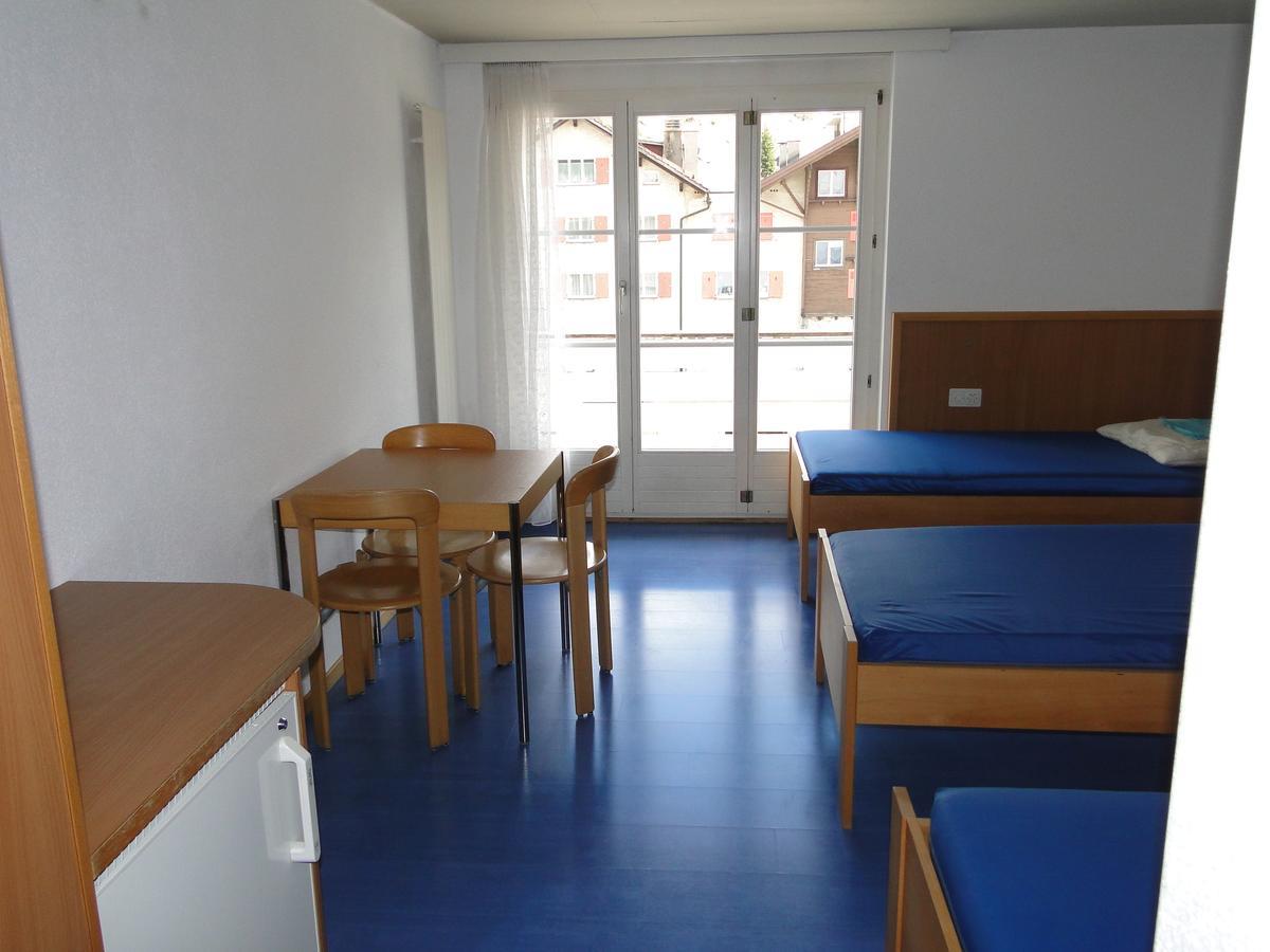 Casa Popolo Andermatt Hostel Buitenkant foto